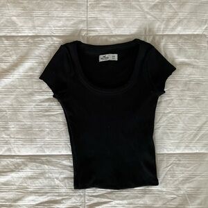 Hollister vintage women’s black scoop neck ribbed top